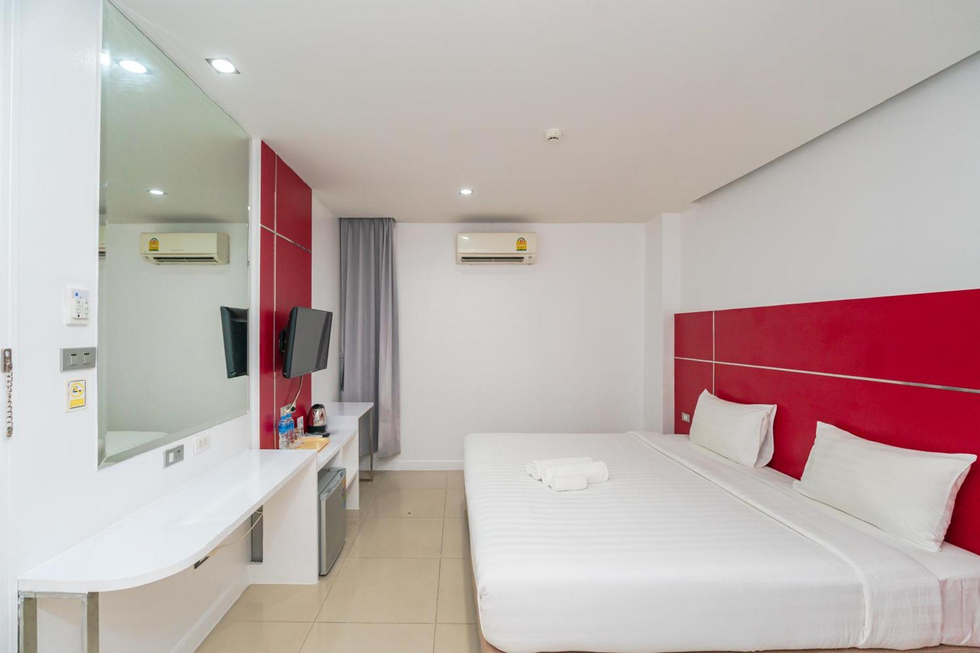Patong Diamond Hotel Exterior foto